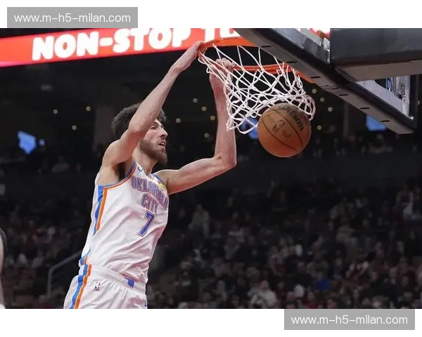 雷霆霍姆格伦空间型护筐手定位，弧顶策应能力改变中锋角色定义