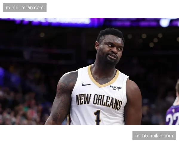 马刺全场送出15次抢断10次封盖 防守强度彻底压制76人 马刺全场送出15次抢断10次封盖 防守强度彻底压制76人